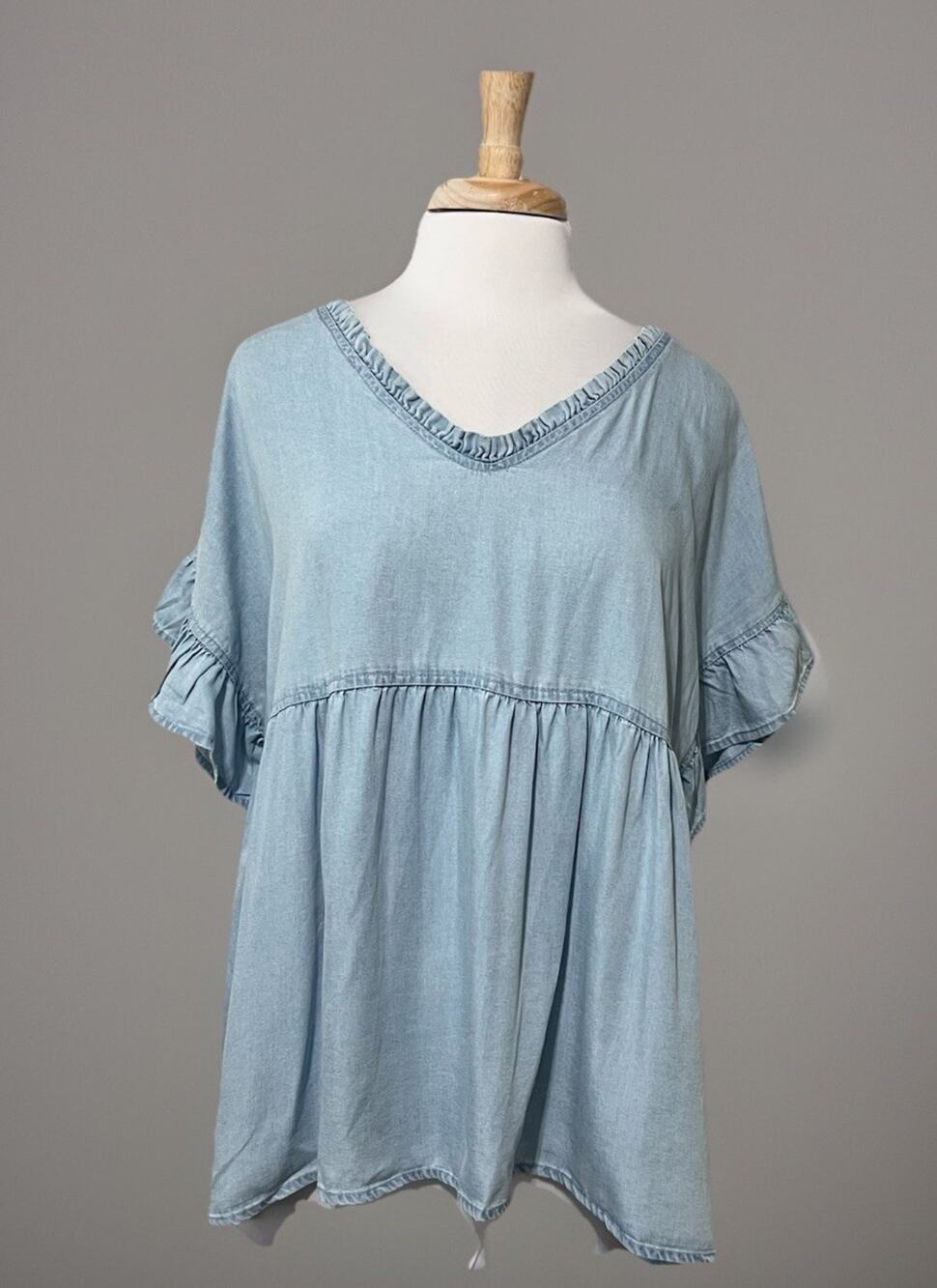 Hayden Los Angeles Babydoll Chambray Ruffle Sleeve Blouse Top sz M Flowy Tencel